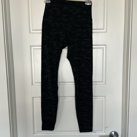 Black camo align pants 28 length - Picture 2 of 3